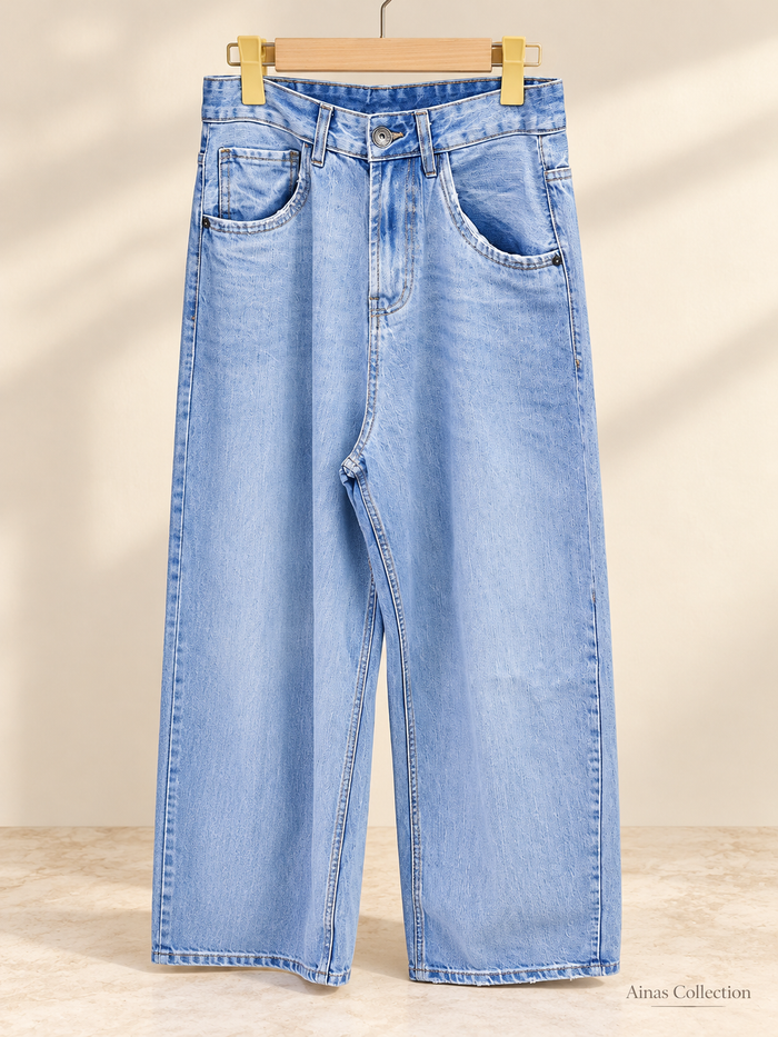 Light Blue Wide-Pocket Denim Jeans
